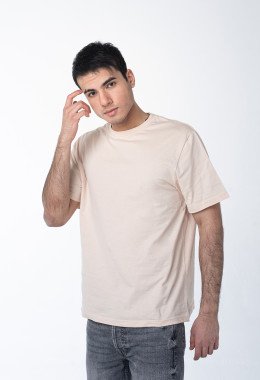 Бежевая мужская футболка Бежевая мужская футболка